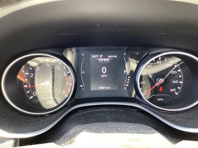 Used 2020 White Clearcoat Jeep Altitude image 10