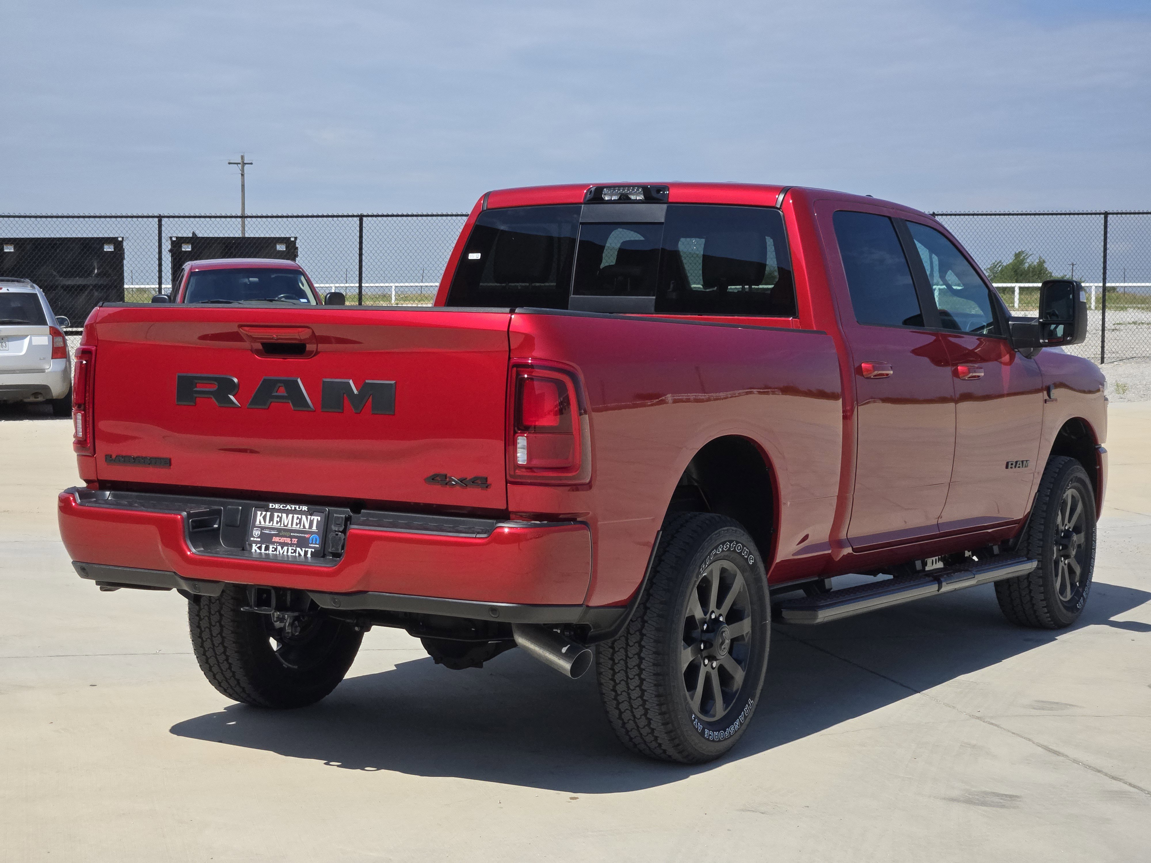 New 2026 Molten Red Pearl-Coat Exterior Paint RAM Laramie image 5