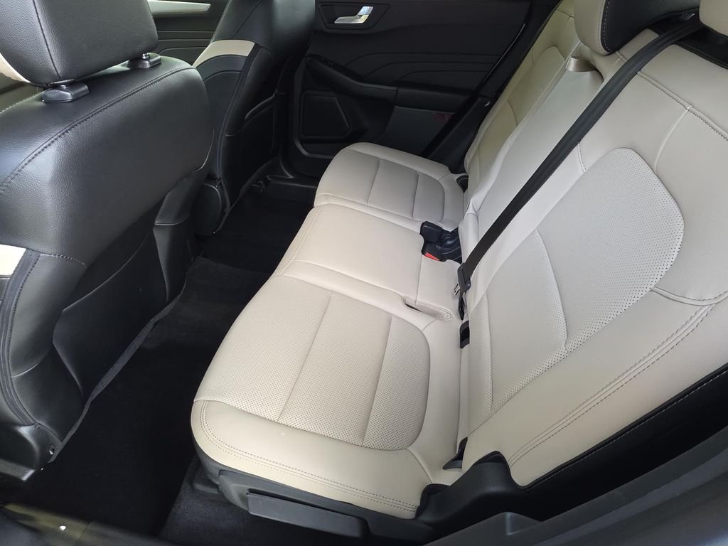 Used 2022 White Ford SEL image 10