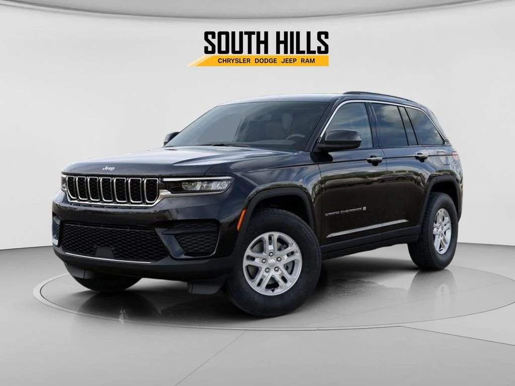 New 2025 Diamond Black Crystal Pearl-Coat Exterior Paint Jeep Laredo image 1