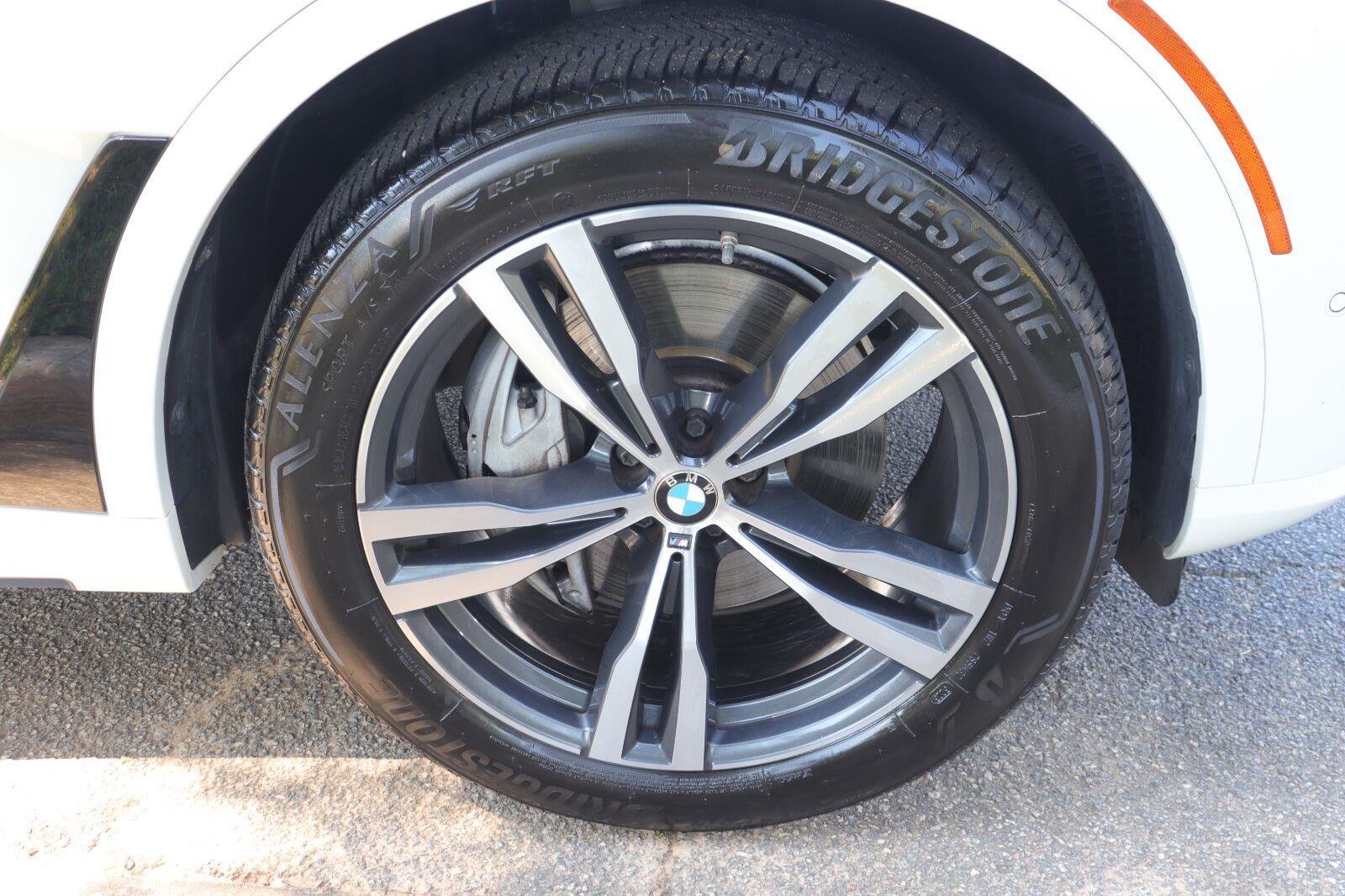 Used 2024 Alpine White BMW xDrive40i image 48