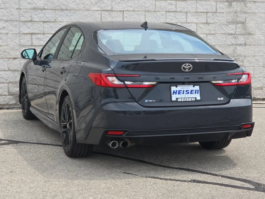Used 2025  Toyota SE image 11