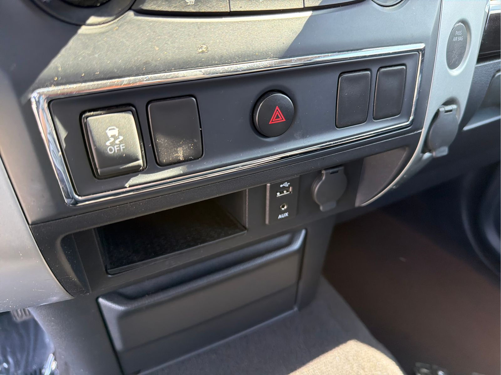 Used 2017 White Nissan SV image 19