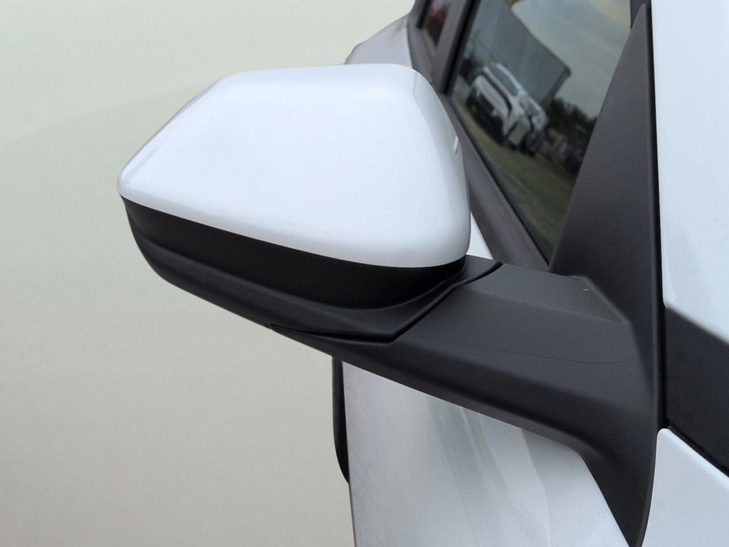 New 2026 Snow White Pearl Kia LXS image 30