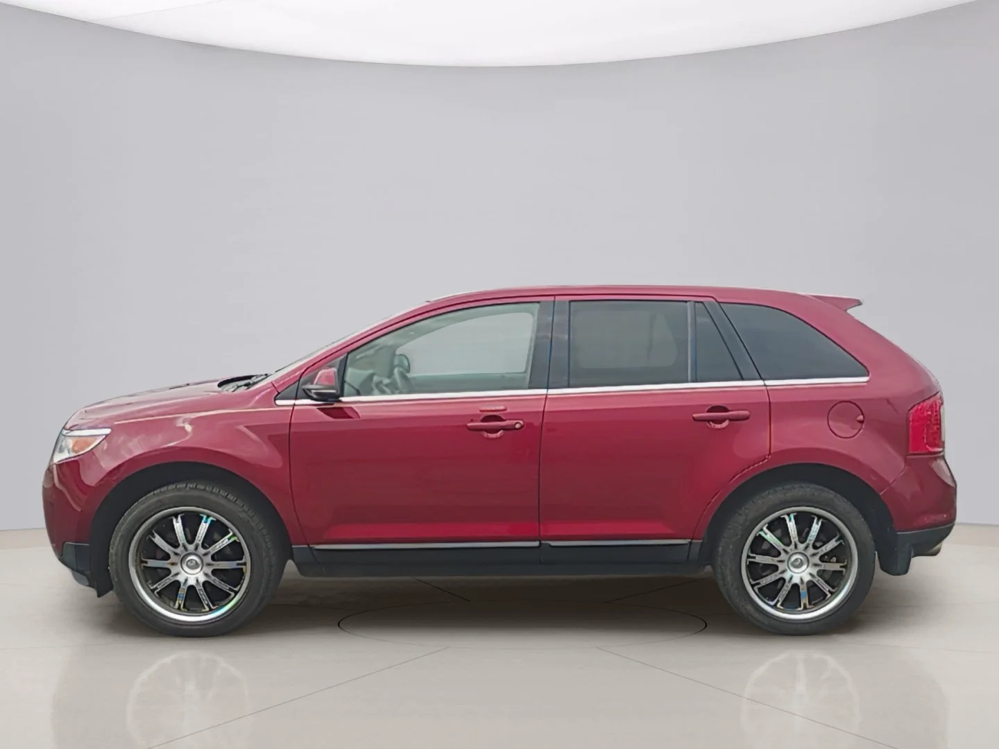 Used 2013 Red Ford LIMITED image 2