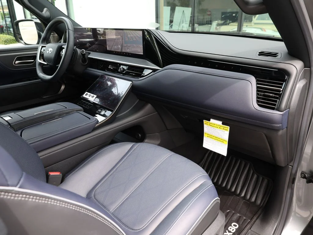 Certified Used 2026 Silver INFINITI SPORT image 26
