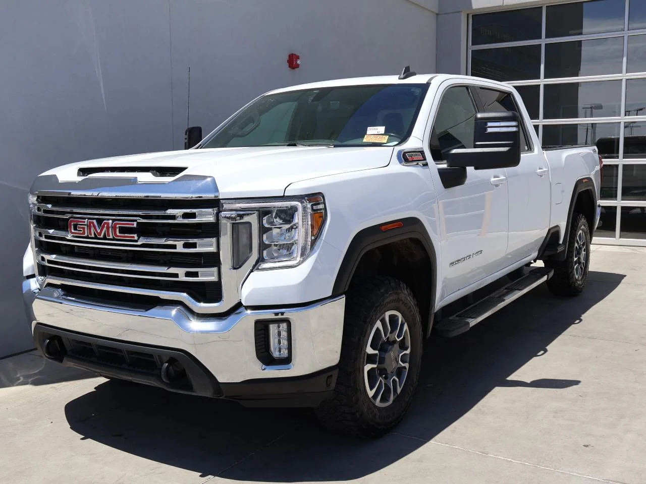 2023 GMC Sierra 4WD Crew Cab Standard Box SLE's photo