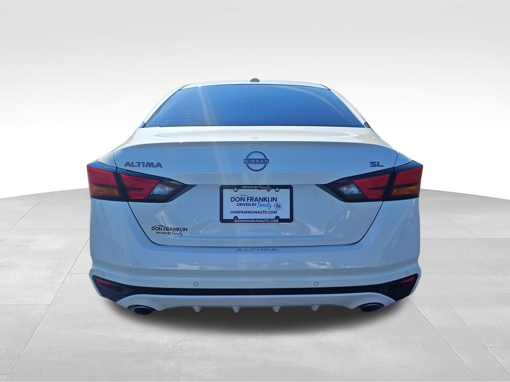 Used 2025 White Nissan 2.5 SL image 4