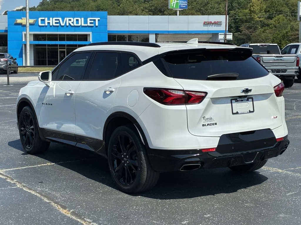Used 2020 IRIDESCENT PEARL TRICOAT Chevrolet RS image 9