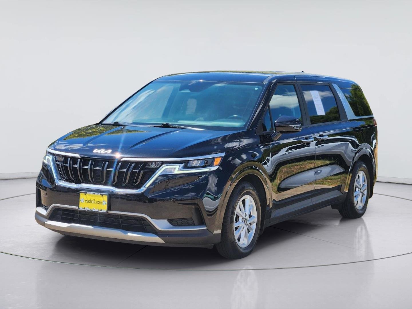 Used 2022 Aurora Black Pearl Kia LXS image 3