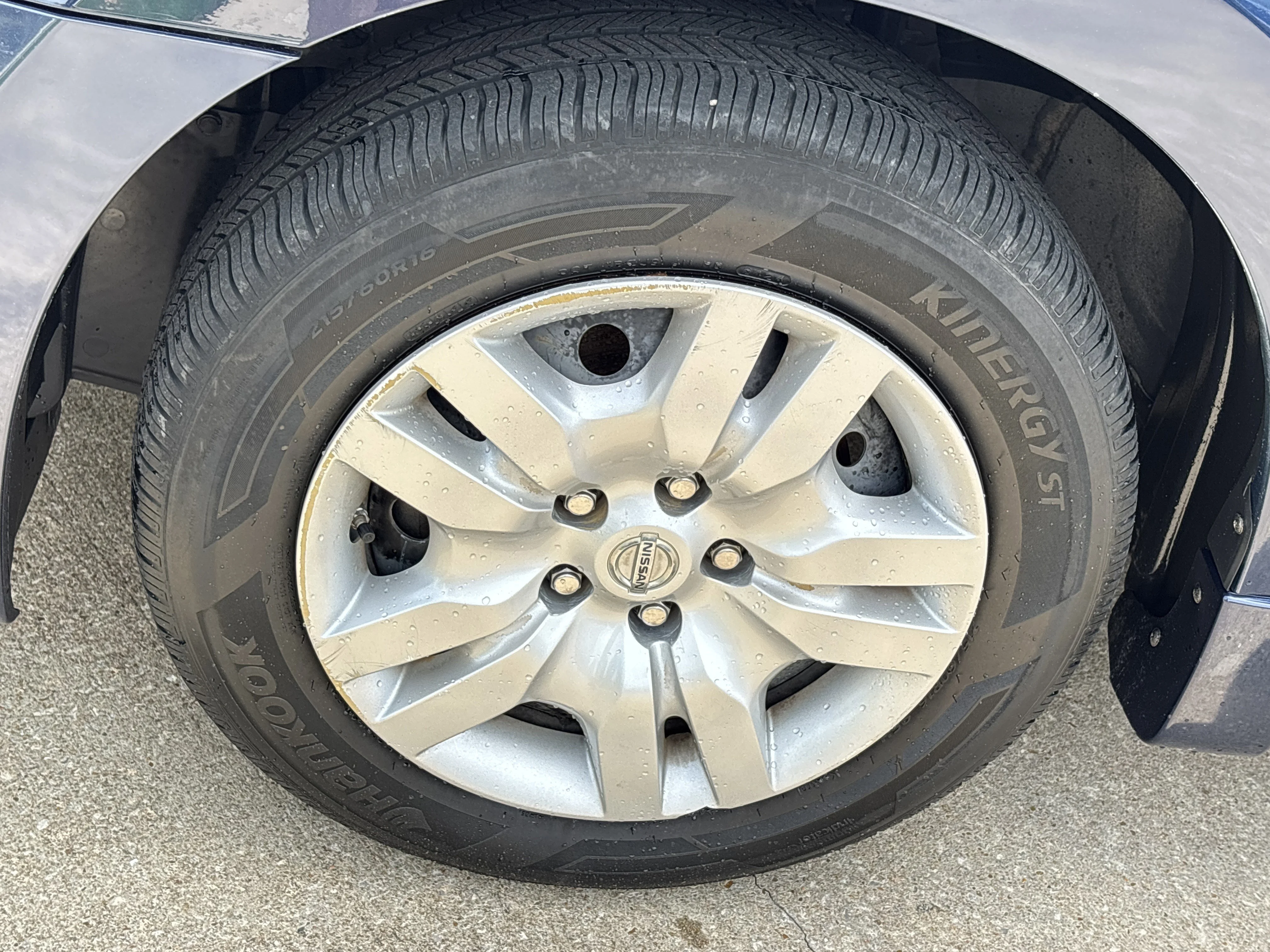 Used 2009 Navy Blue Metallic Nissan 2.5 S image 13