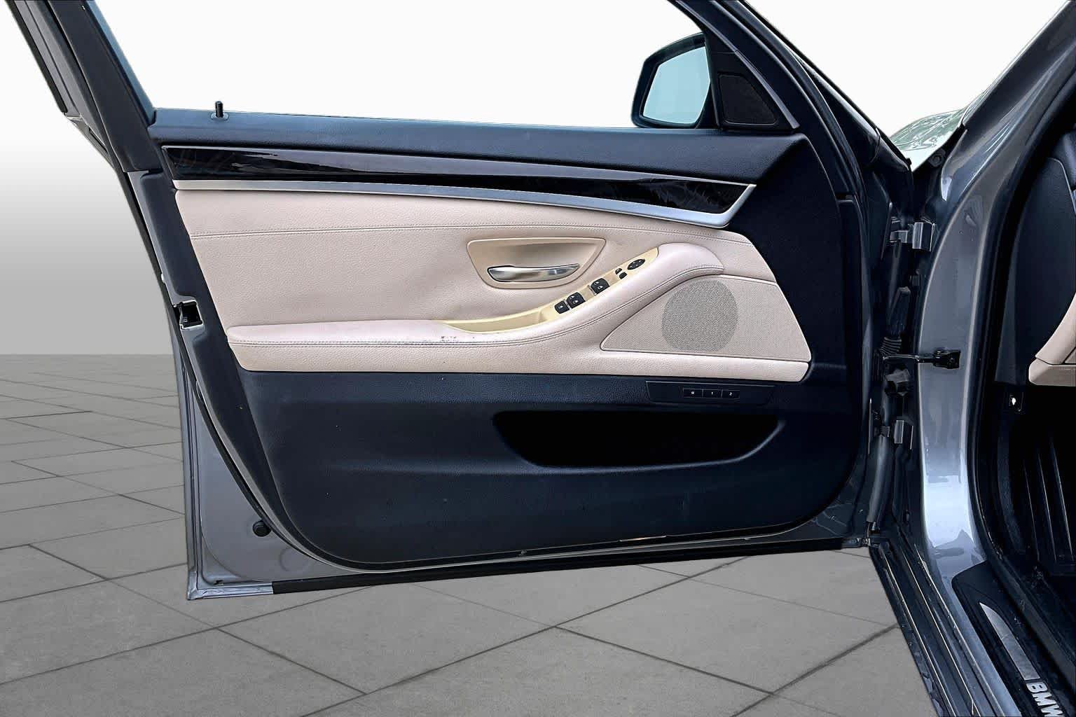Used 2011 Space Gray BMW 528i image 20
