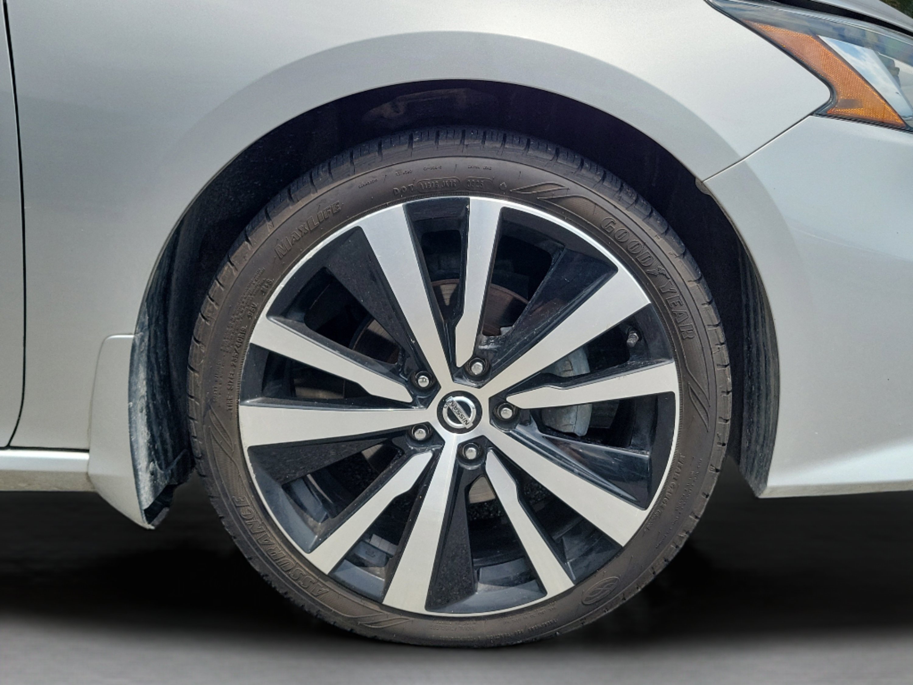 Used 2020 Brilliant Silver Metallic Nissan 2.5 SR image 9