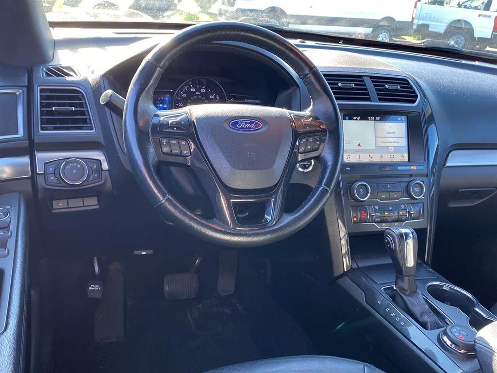Used 2018 Burgundy Velvet Metallic Tinted Clearcoat Ford XLT image 5