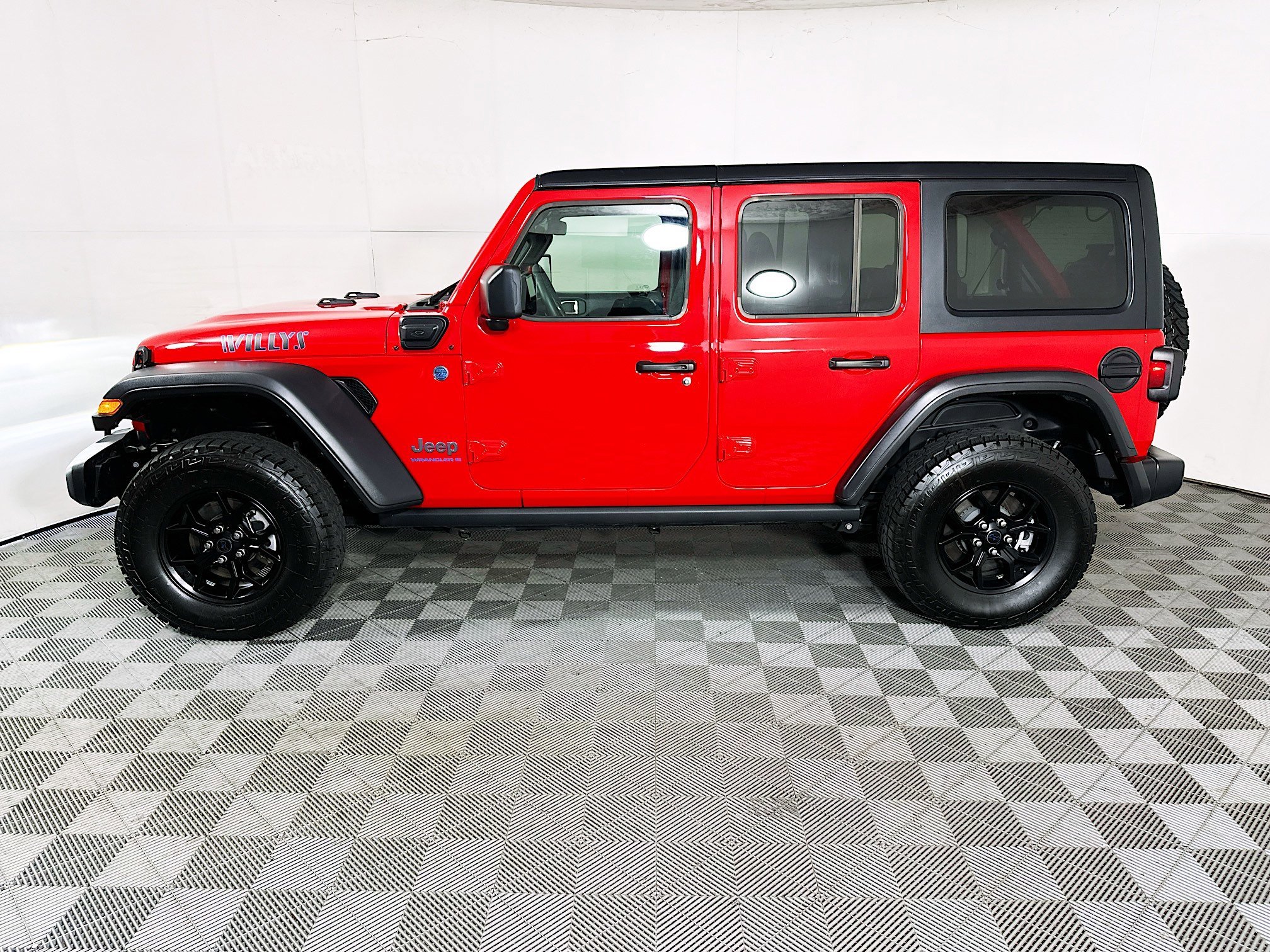 2025 Jeep Wrangler thumbnail 8