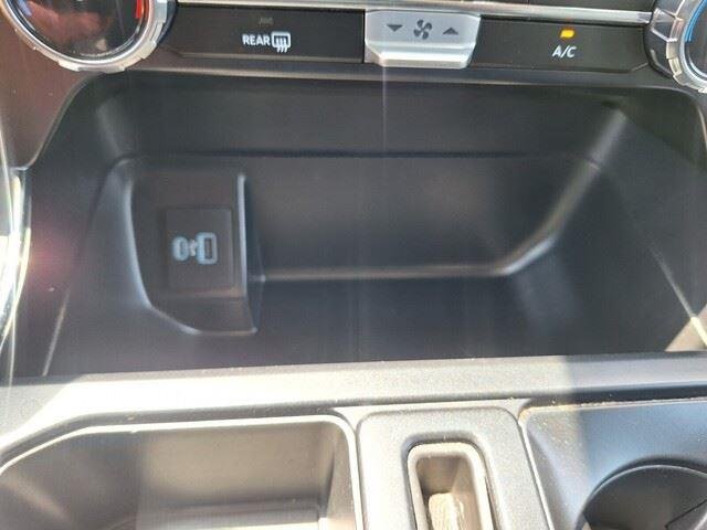Used 2024 Agate Black Metallic Ford XLT image 17