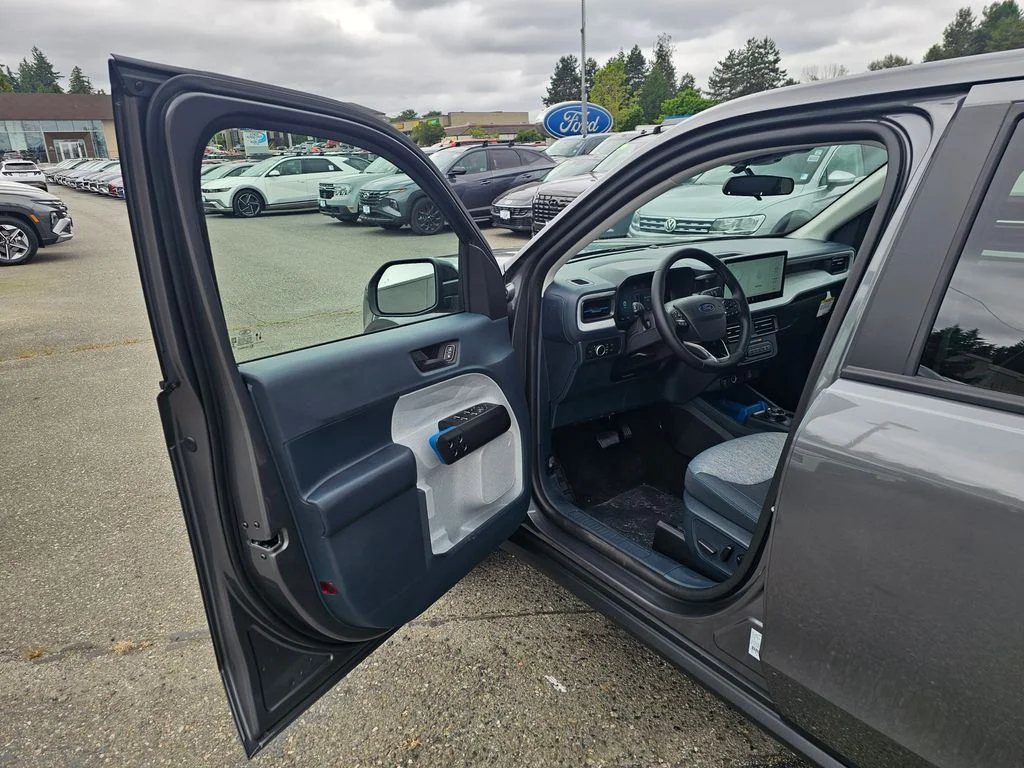 New 2025 Carbonized Gray Metallic Ford XLT image 19