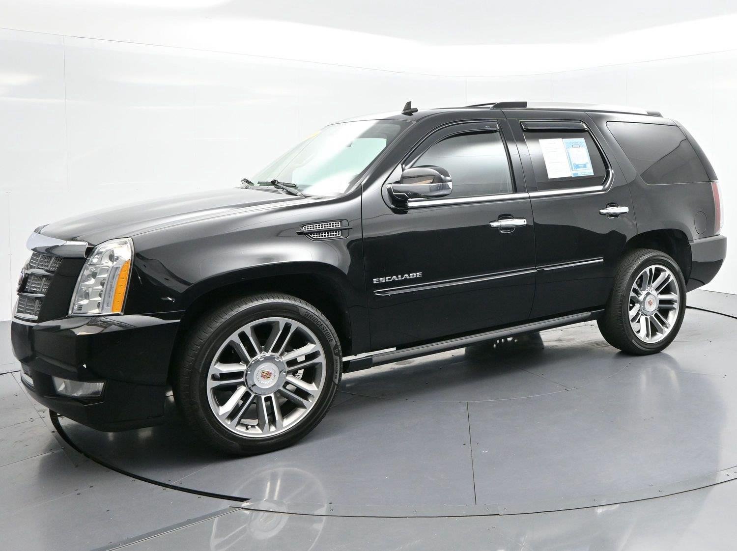 Used 2013 Black Raven Cadillac Premium image 3