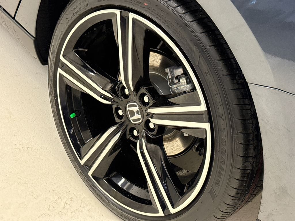 New 2026 Meteorite Gray Metallic Honda SE image 10