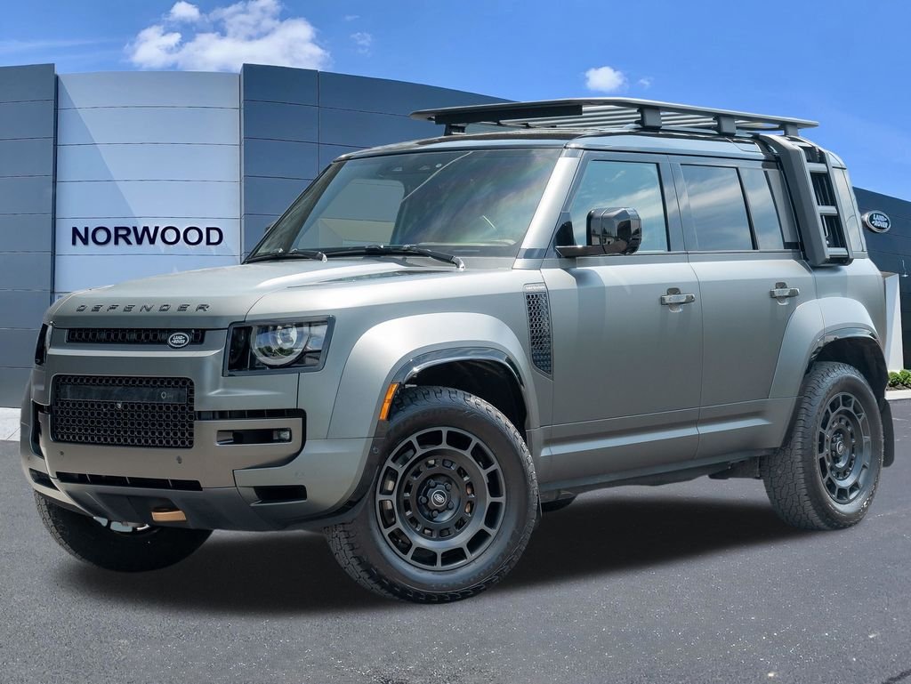 Used 2025 Green Land Rover OCTA image 1