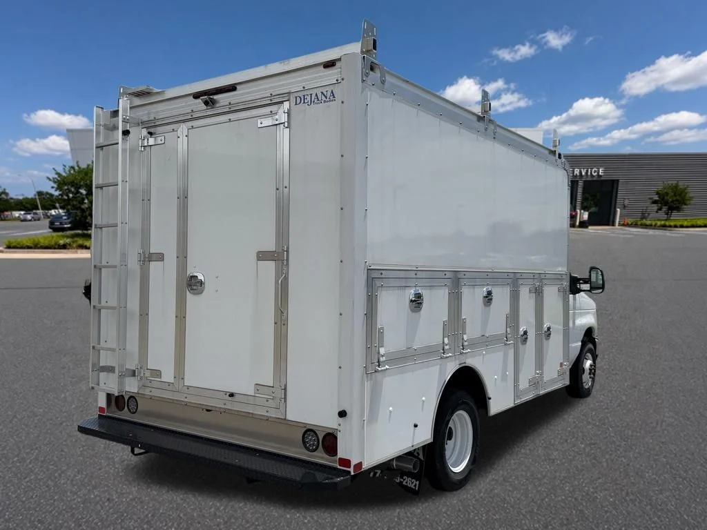 New 2026 Oxford White Ford E-350 SRW image 7