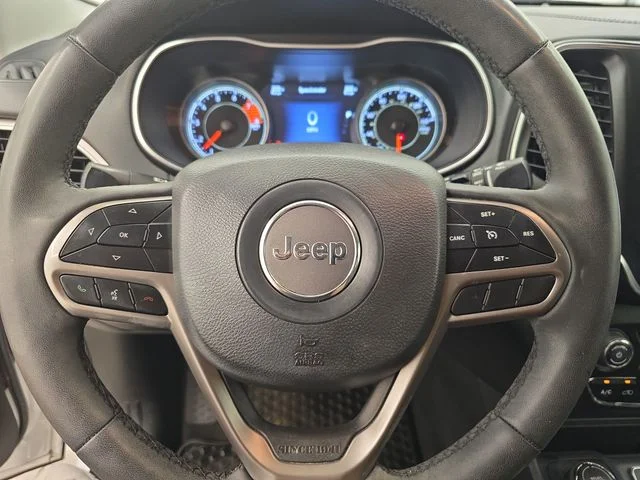 Used 2021 Bright White Clearcoat Jeep Latitude Lux image 29