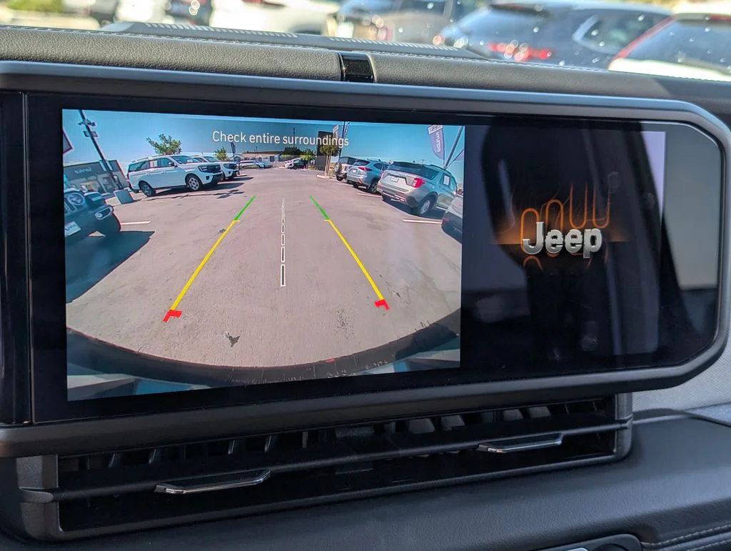 2025 Jeep Wrangler 4-Door Sahara - Photo 23