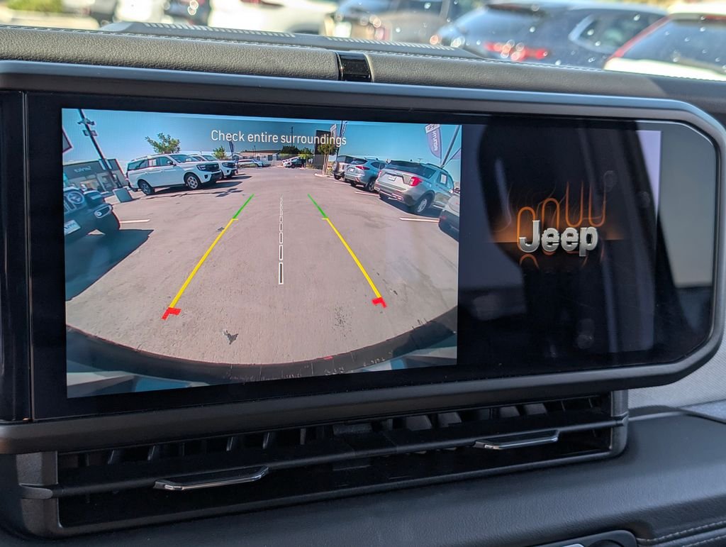 2025 Jeep Wrangler 4-Door Sahara - Photo 23