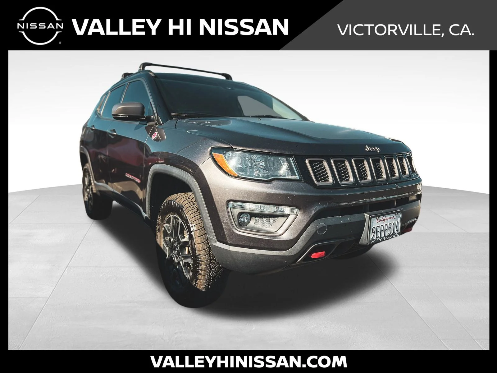 Used 2021 Gray Jeep Trailhawk image 1