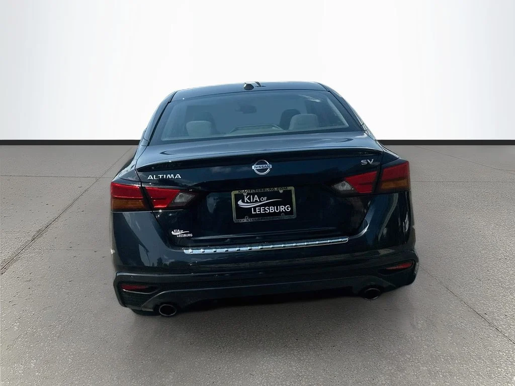 Used 2020 Blue Nissan 2.5 SV image 6