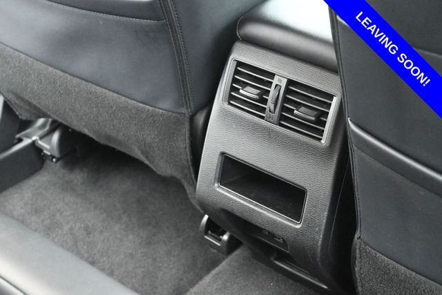 Used 2024  Mitsubishi SE image 33