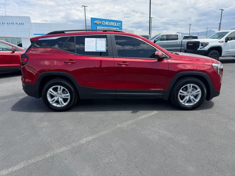 Used 2024 Volcanic Red Tintcoat GMC SLE image 2