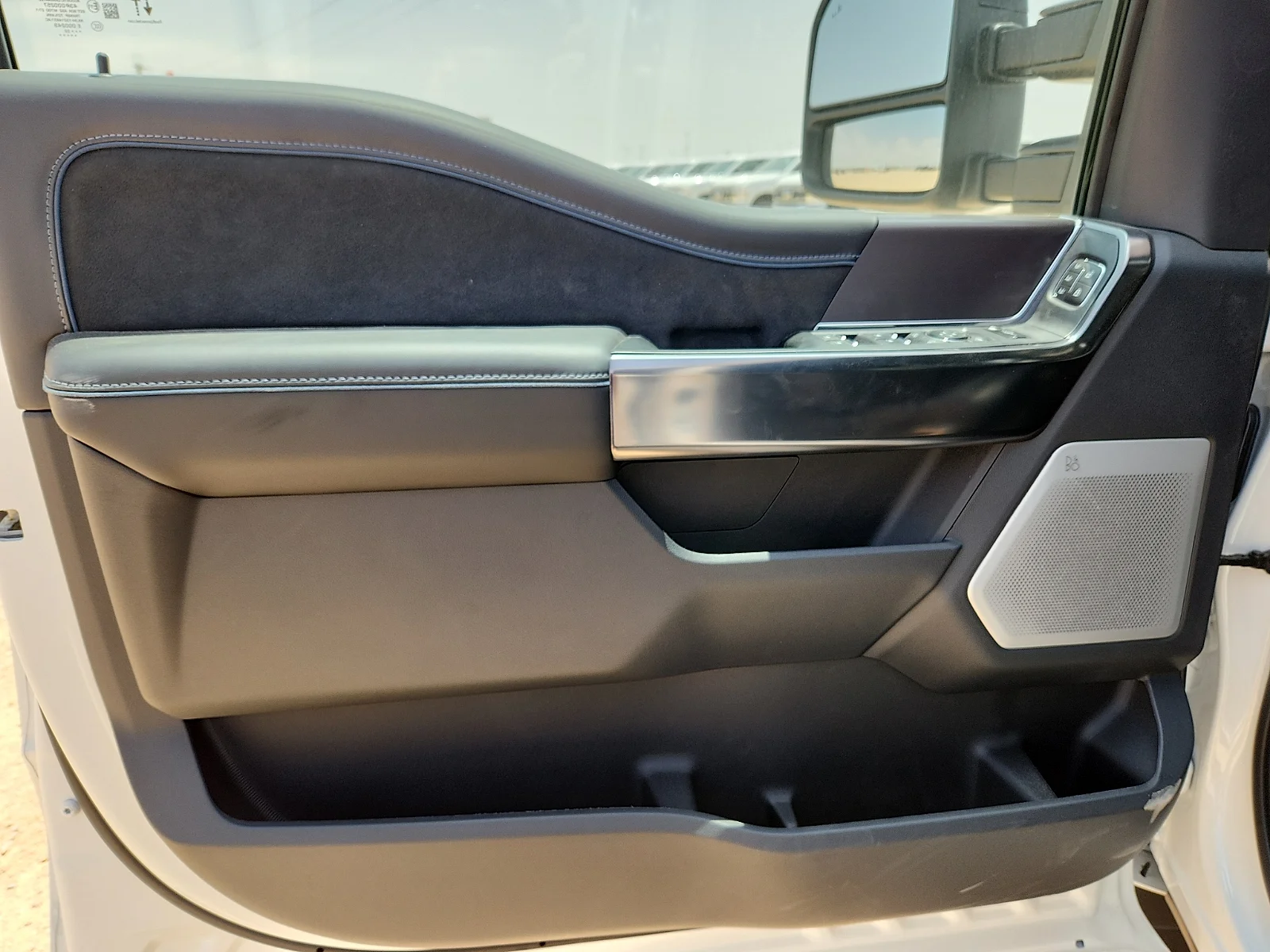 New 2026 Star White Metallic Tri-Coat Ford F-350® Platinum® image 14