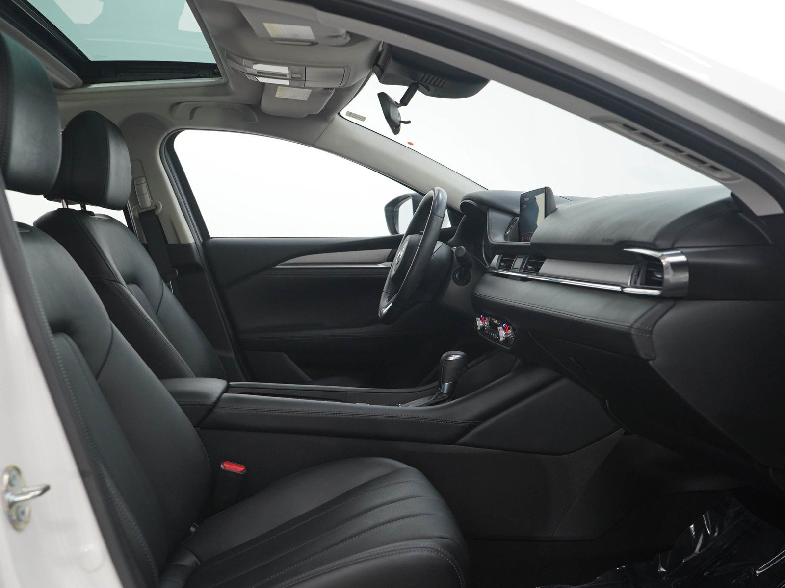 Used 2018 Snowflake White Pearl Mica Mazda Touring image 11