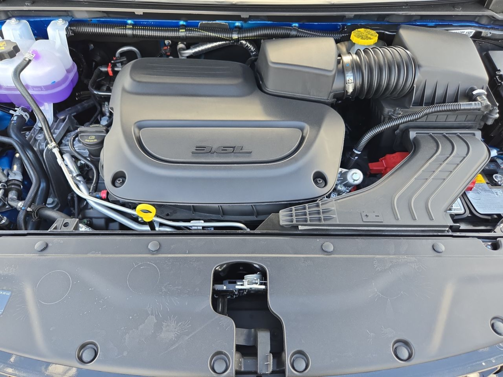 New 2026 Hydro Blue Pearl-Coat Exterior Paint Chrysler Select image 41