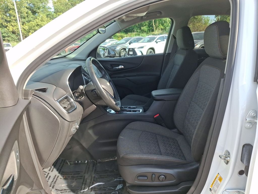 Used 2024 White Chevrolet LT image 13