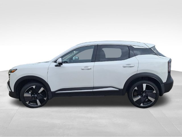Used 2025 White Nissan SR image 5