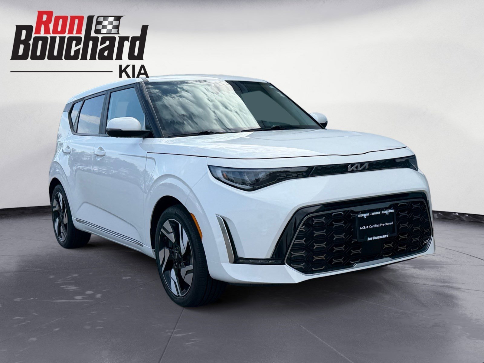 Snow White Pearl 2023 Kia Soul GT-Line FWD SUV / Crossover Front-Wheel Drive