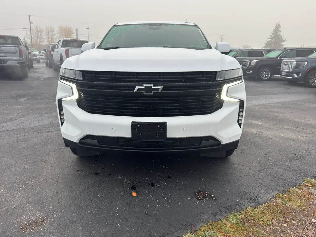 Used 2023 Summit White Chevrolet RST image 2