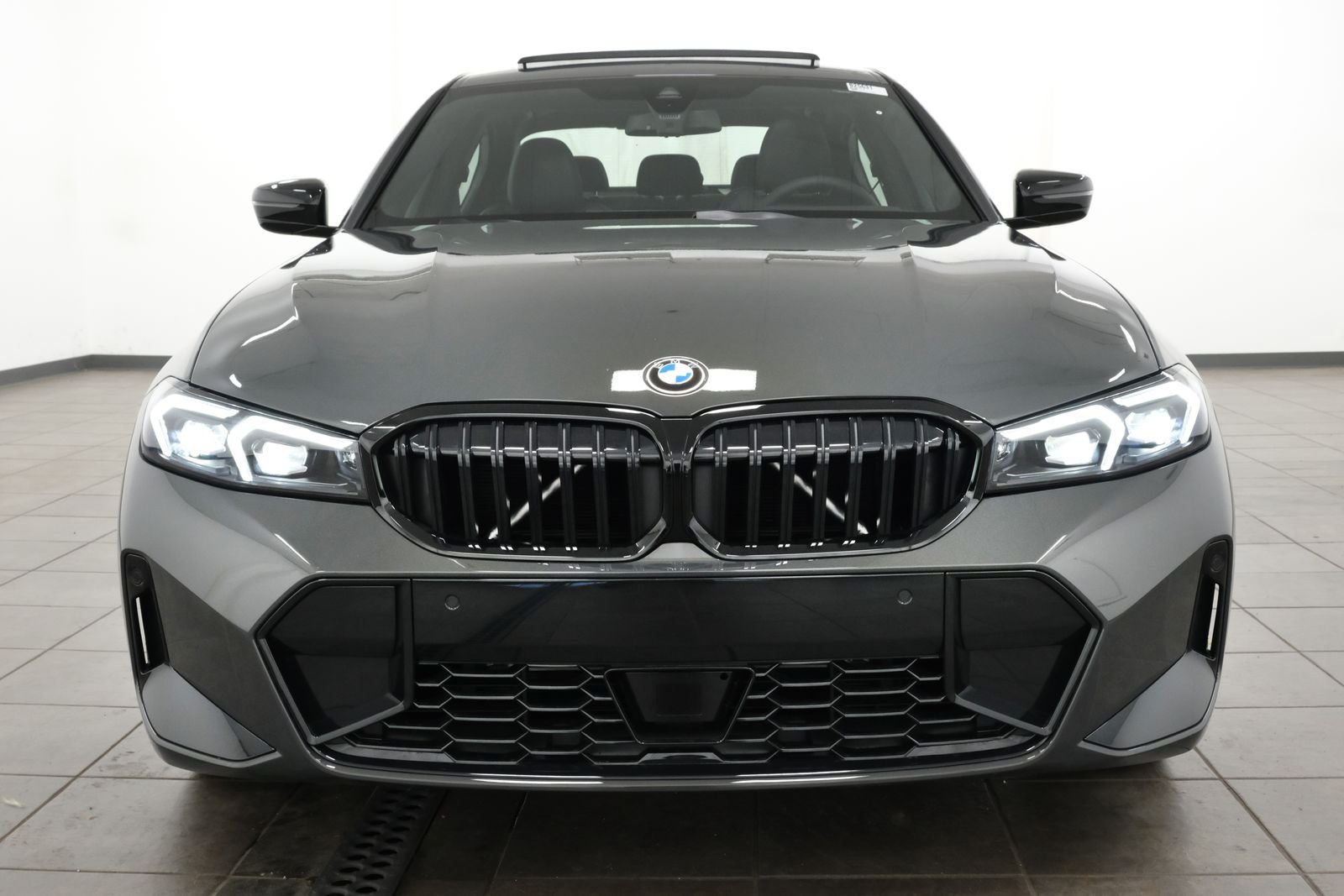 New 2026 Dravit Grey Metallic BMW 330i xDrive image 11