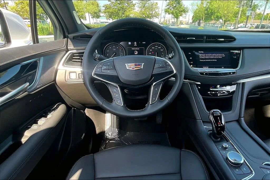 New 2026 Crystal White Tricoat Cadillac Premium Luxury image 23