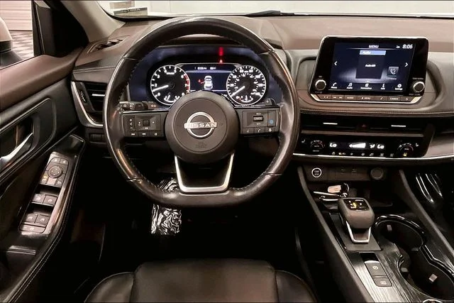 Used 2023 Pearl White Tricoat Nissan SV image 6