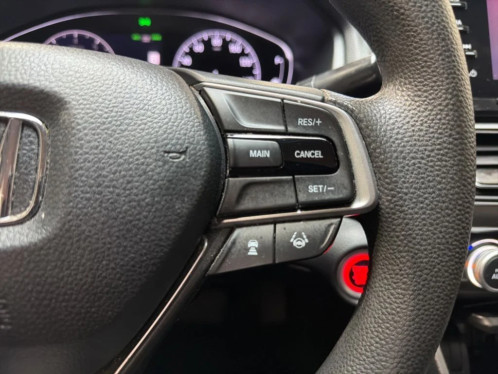 Used 2020 Platinum White Pearl Honda LX image 17
