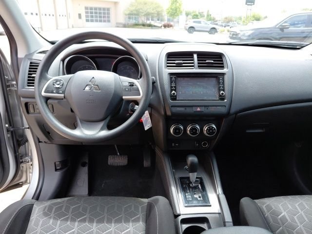 Used 2025 Black Mitsubishi 2.0 ES image 23