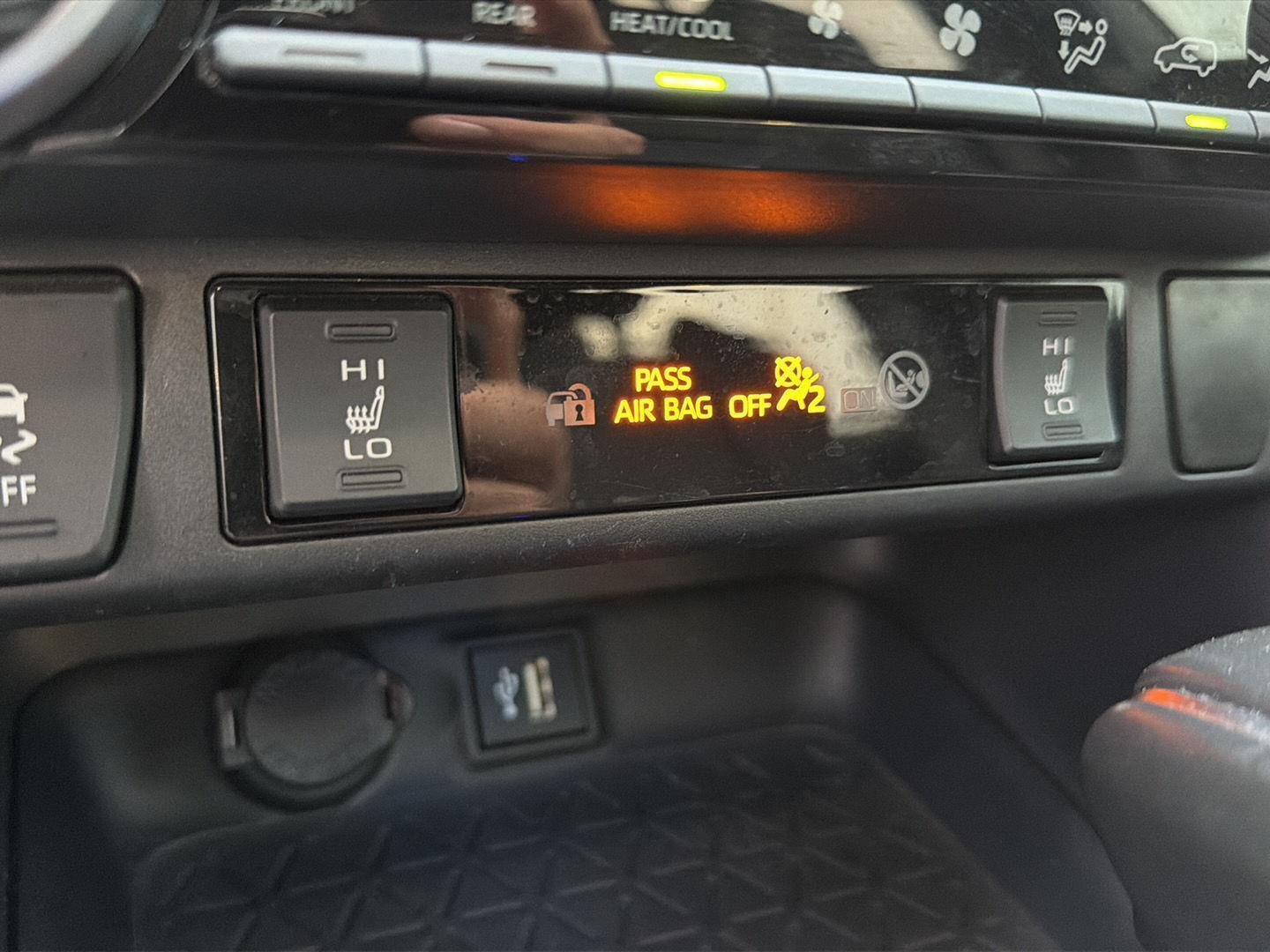 Used 2024 Wind Chill Pearl w/Midnight Black Metallic Roof Toyota Hybrid XSE image 27