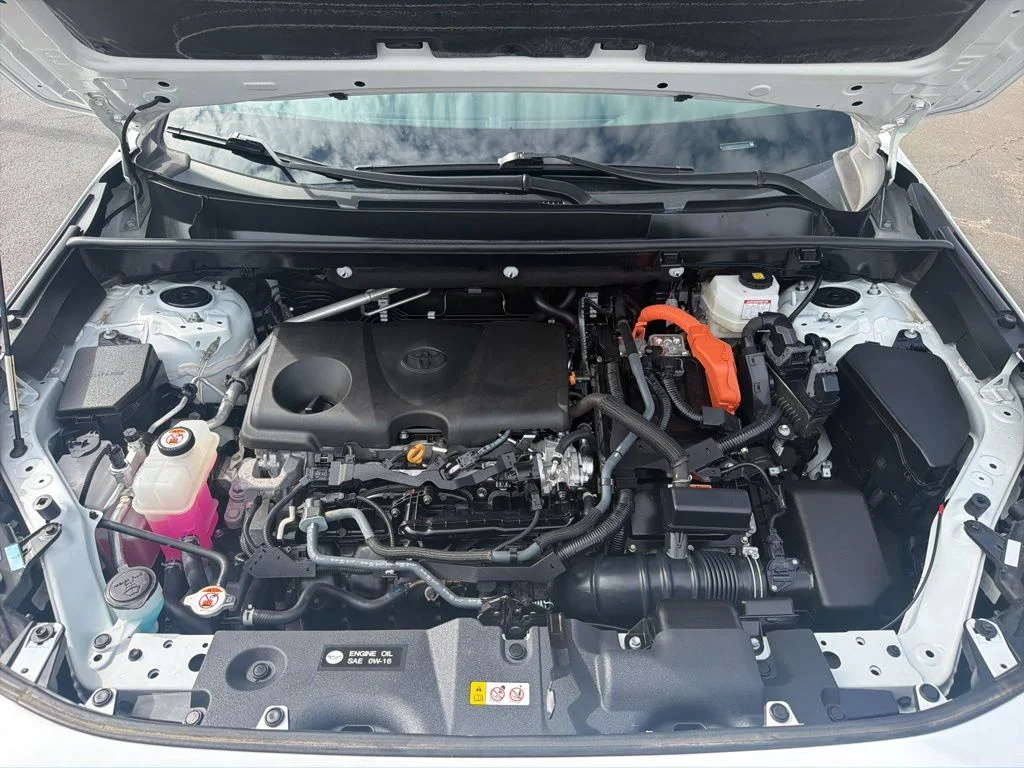 Used 2023 White Toyota XLE image 36