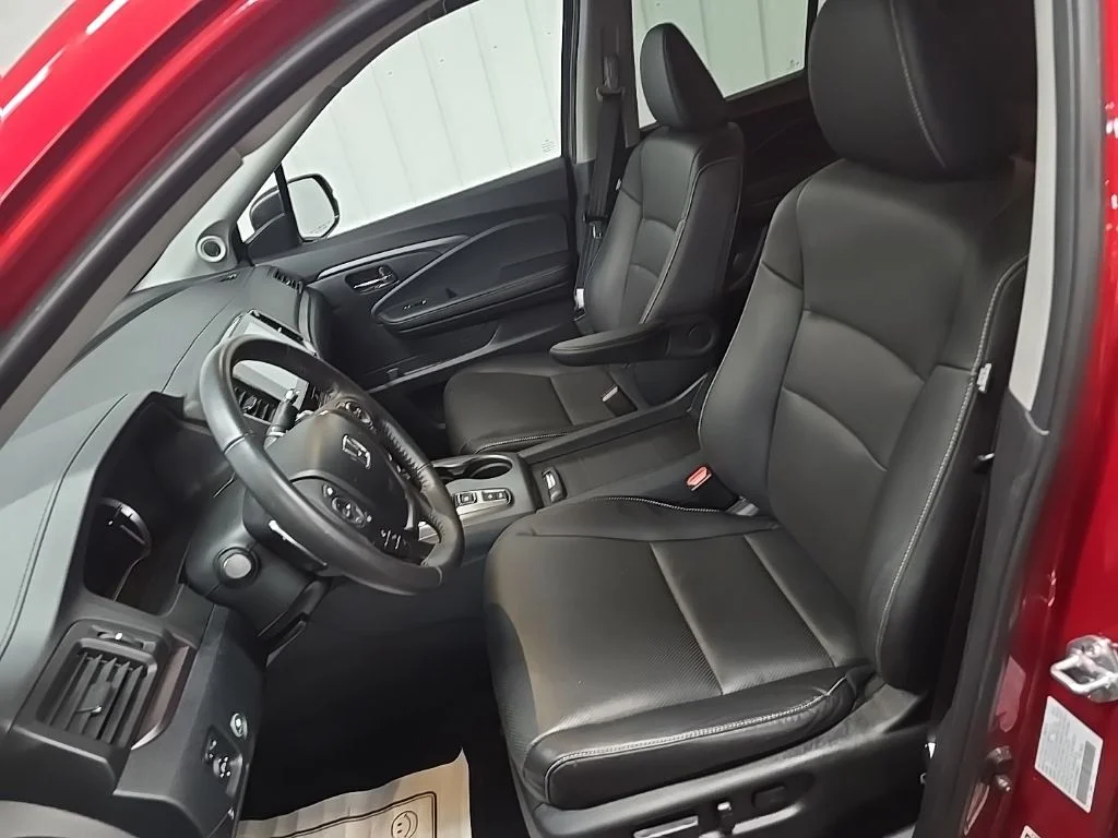 Used 2023 Red Honda RTL image 30