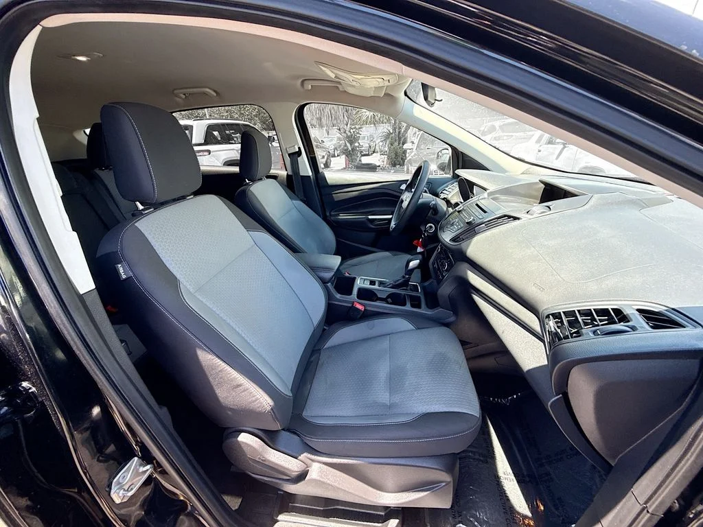 Used 2018 Black Ford SE image 31