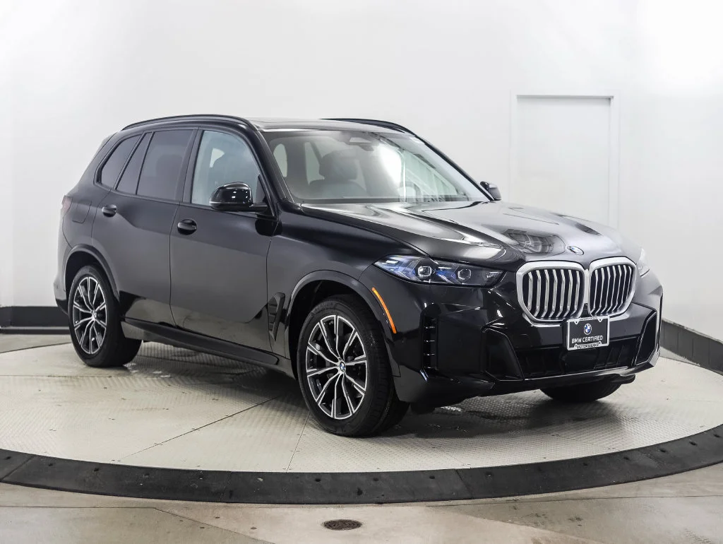 Certified Used 2026 Black Sapphire Metallic BMW xDrive40i image 7