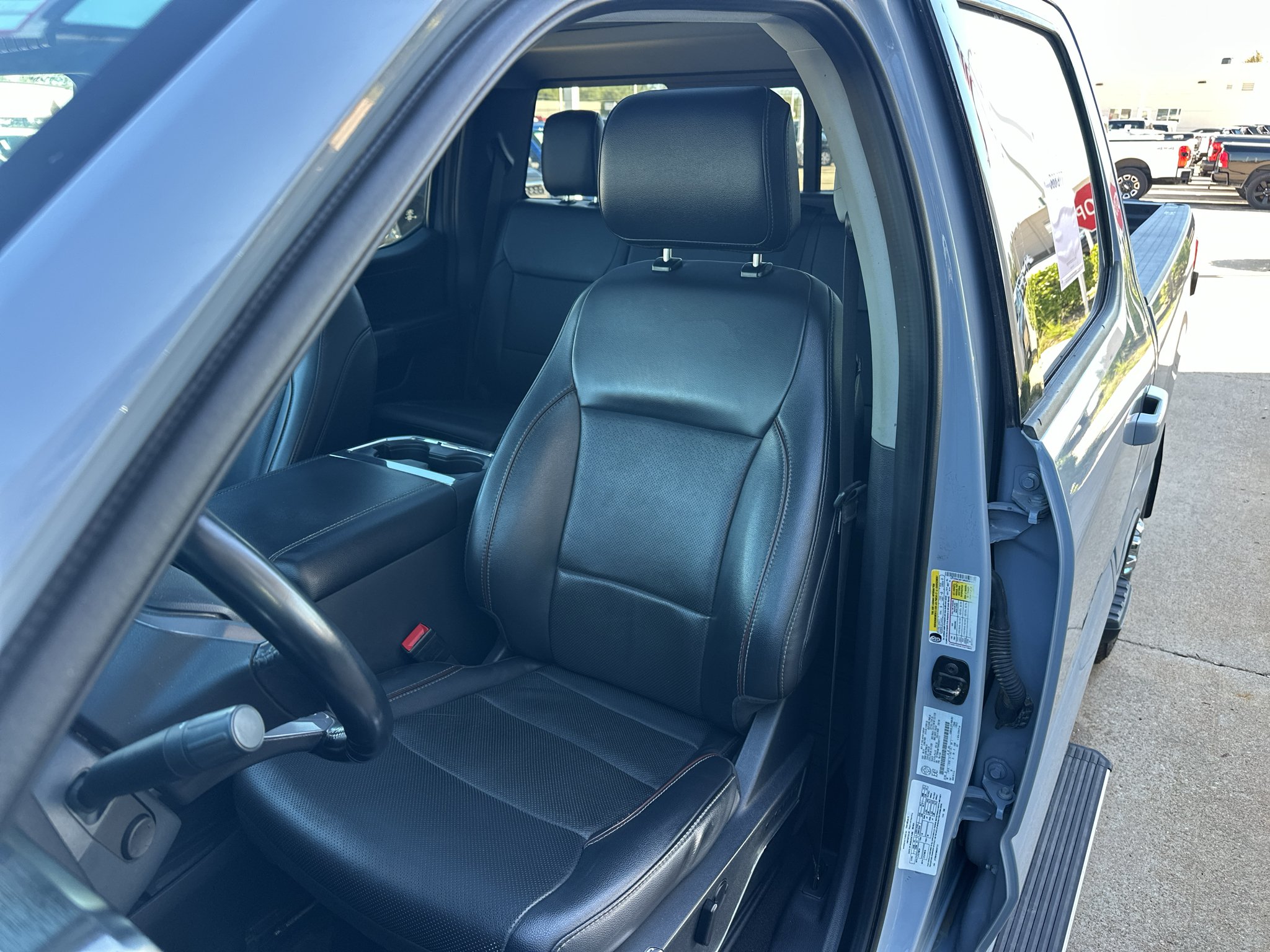 Used 2024 Glacier Gray Ford LARIAT image 34
